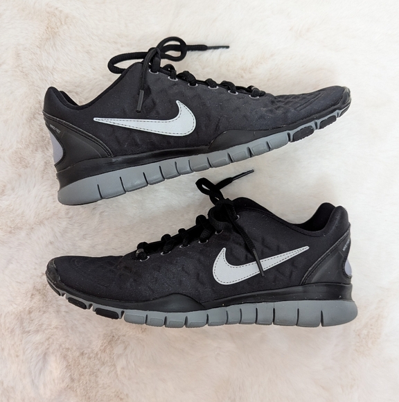 Nike Free TR Fit Sneakers Size 7 - Picture 1 of 4